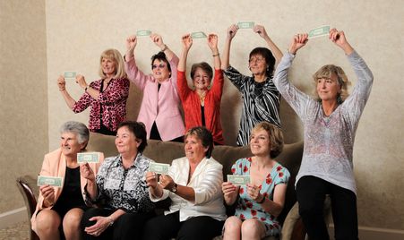 The Original 9 assumed the same positions and poses as the iconic photo that was taken at the Houston Racquet Club on September 23, 1970 – but with Julie Heldman sitting in her mother Gladys Heldman’s place.