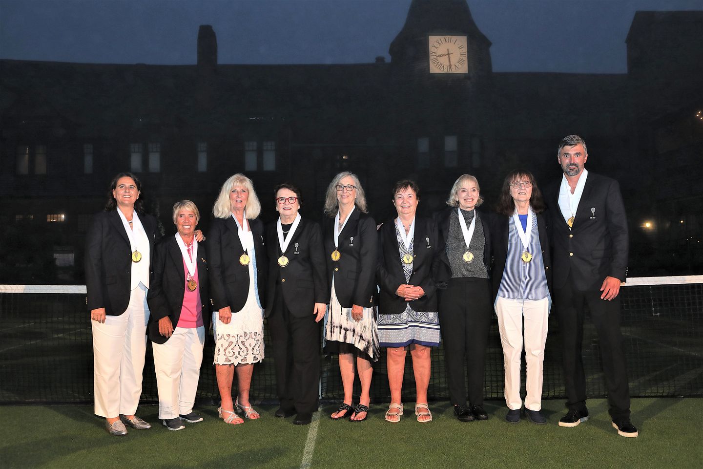 Martinez, Casals, Ziegenfuss, King, Pigeon, Melville Reid, Heldman, Bartkowicz and Ivanisevic capped off proceedings by posing in front of the Hall of Fame’s famous clock tower.