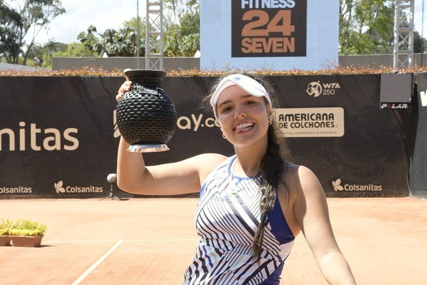 At Bogota 2021, 19-year-old Camila Osorio followed in the footsteps of Fabiola Zuluaga and Mariana Duque-Mariño to become the third Colombian champion in the tournament's 23-year history.