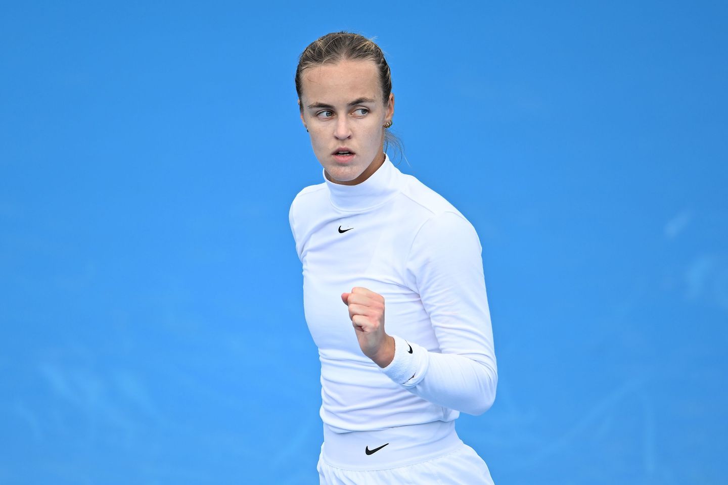 Anna Karolina Schmiedlova stared down two match points trailing 5-1 in the third set against Camila Osorio in the first round of Hobart, coming back to win 1-6, 7-6(4), 7-5. Schmiedlova had also been 3-1 down in set two.