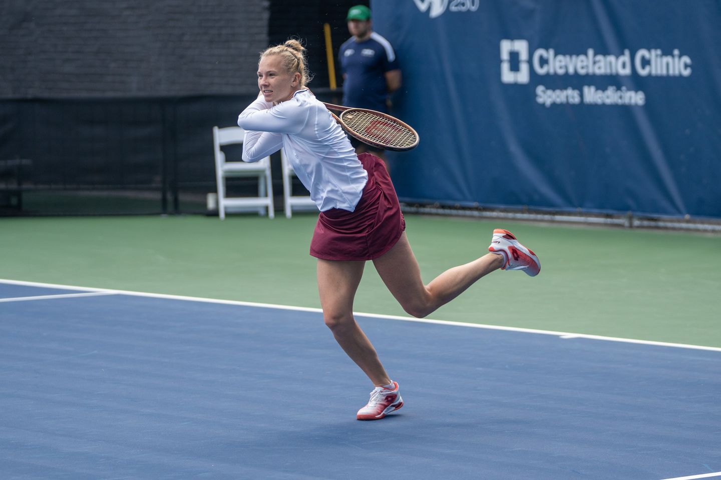 Katerina Siniakova defeated Sayaka Ishii 6-7(5), 6-3, 7-6(5) in the Cleveland first round after trailing 5-1 in the third set and saving three match points as Ishii served at 5-3. Ishii, 18, was playing her first WTA main draw.
